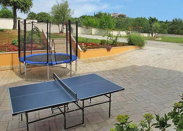 Mobile In With Pool Near