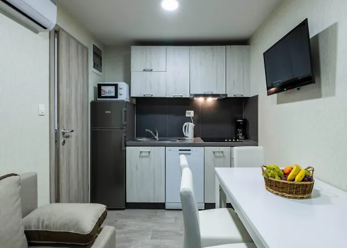 Mobile In With Pool Near * Banjole